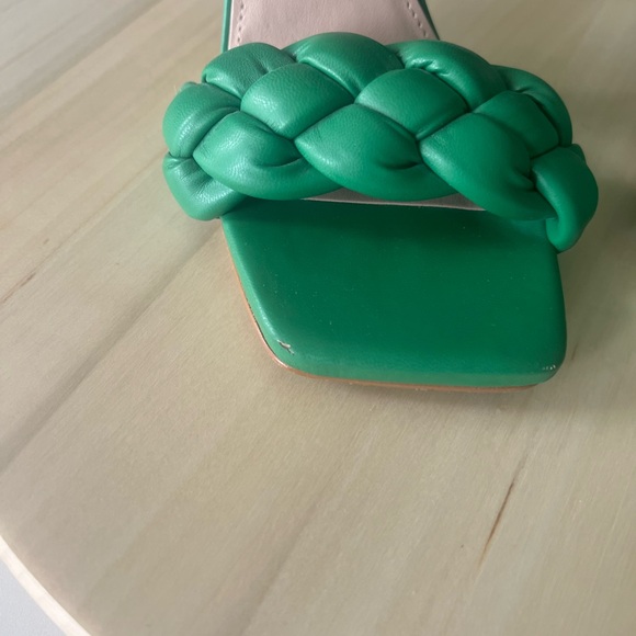 Steve Madden Kenley Woven Slide Heeled Sandal - Picture 10 of 13